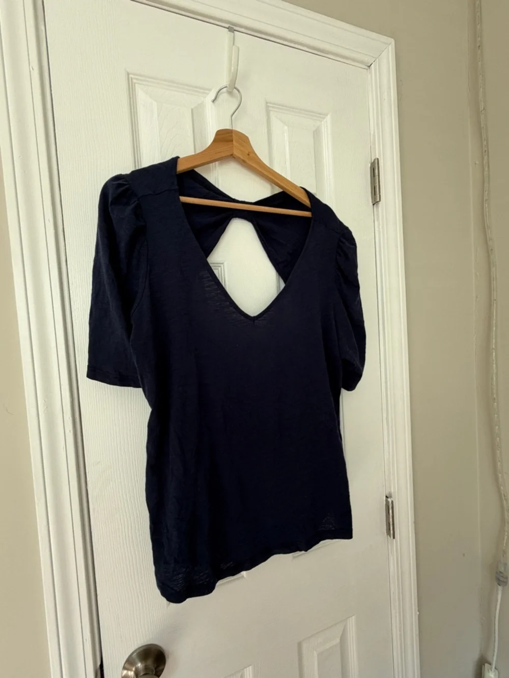 Meadow Rue by Anthropologie Navy V-Neck Puff Sleeve Top with Back Keyhole - Picture 6 of 10